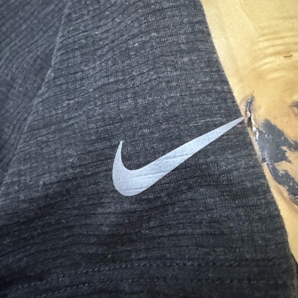 Nike Rise 365 Running Division
Men's Dri-FIT Short-Sleeve Running Top - Picture 4 of 8